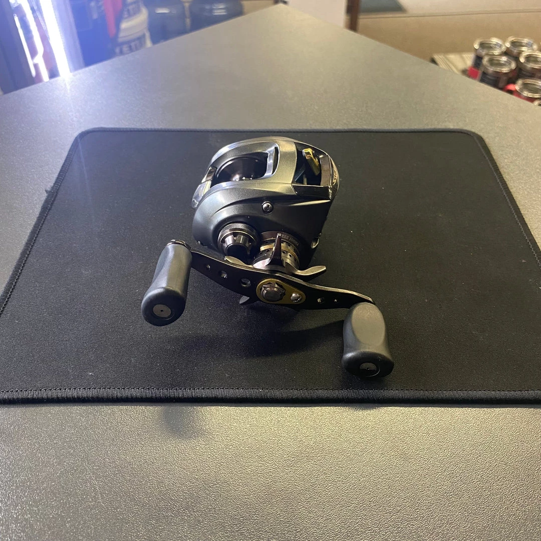 Fishin' World Used Rods And Reels Used Reel - Daiwa Steez 100HA 2 Fishin' World Used Rods And Reels Used Reel - Daiwa Steez 100HA