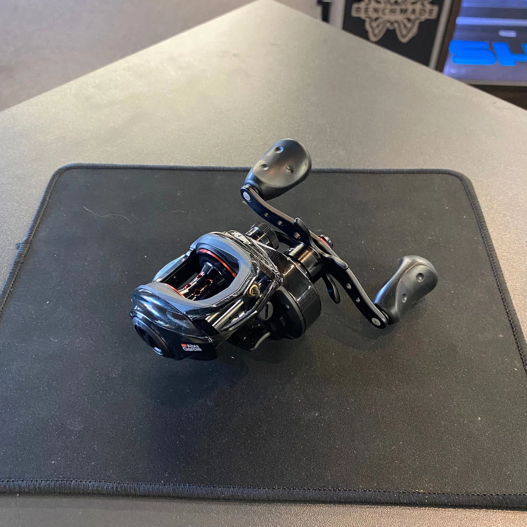 Fishin' World Used Reel - Abu Garcia Revo SX HS L 2 Fishin' World Used Reel - Abu Garcia Revo SX HS L